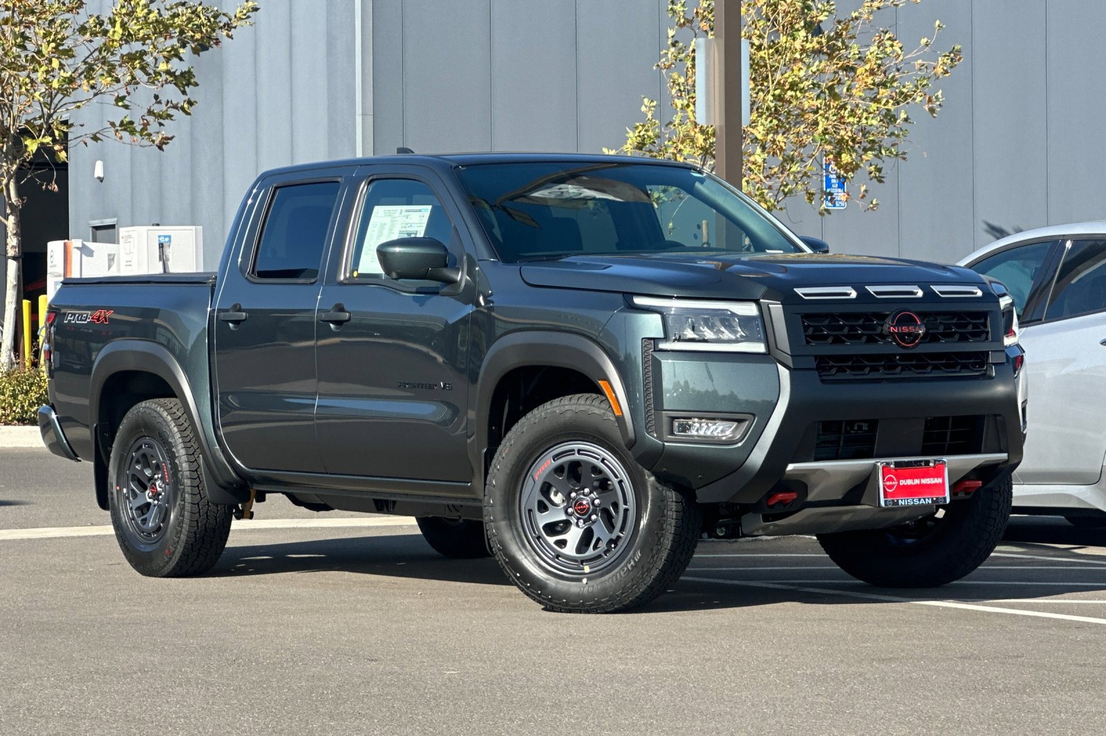 New 2027 Nissan Frontier PRO-4X w/ Pro Premium Package AWD/4WD image 2