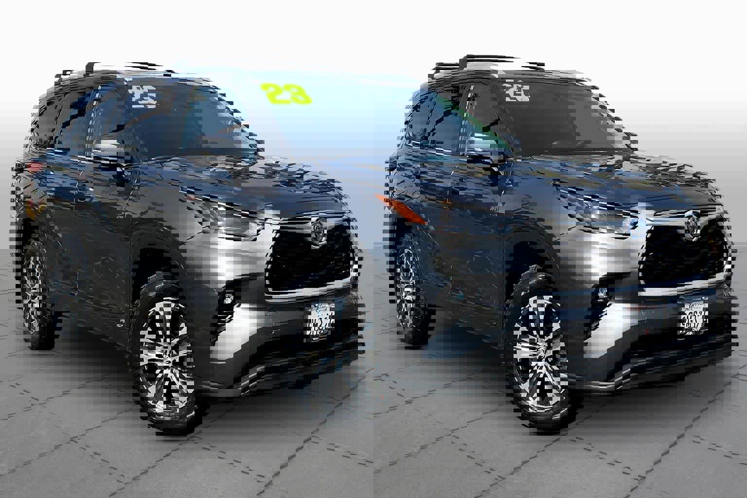 Used 2023 Toyota Highlander XLE image 2