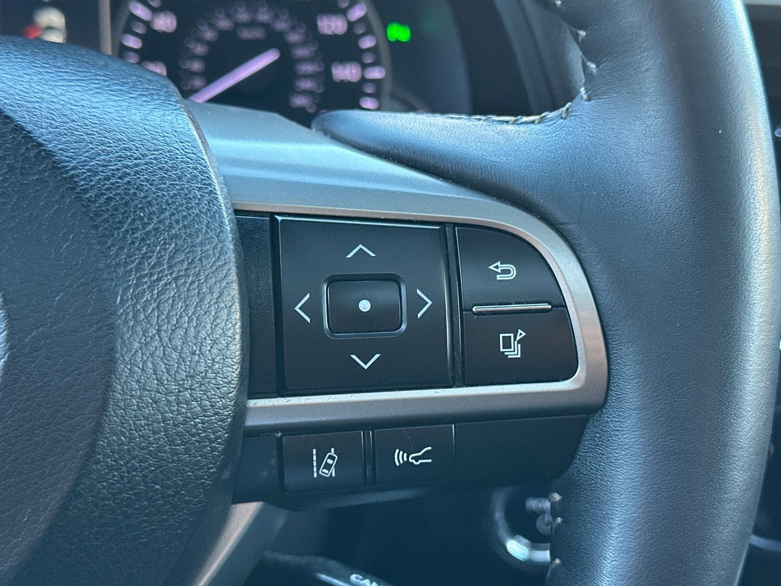 Used 2019 Lexus RX 450h AWD image 28