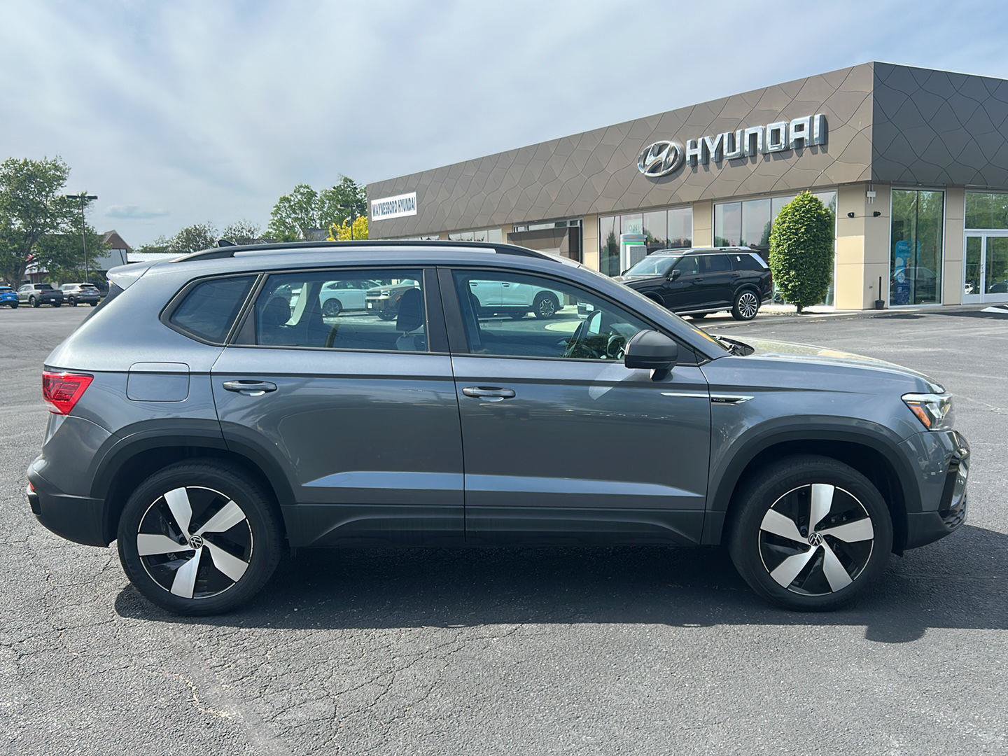 Used 2023 Volkswagen Taos S w/ Driver Assistance Package AWD/4WD image 7
