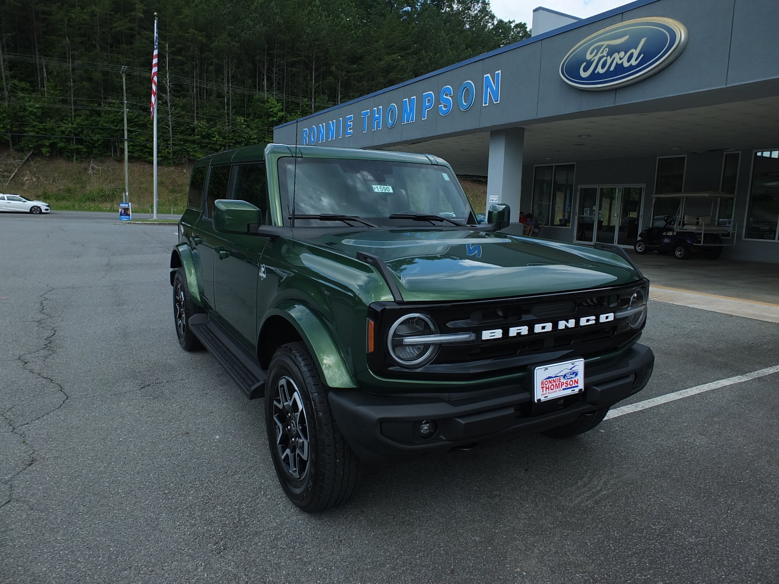 Used 2025 Ford Bronco Outer Banks AWD/4WD image 1