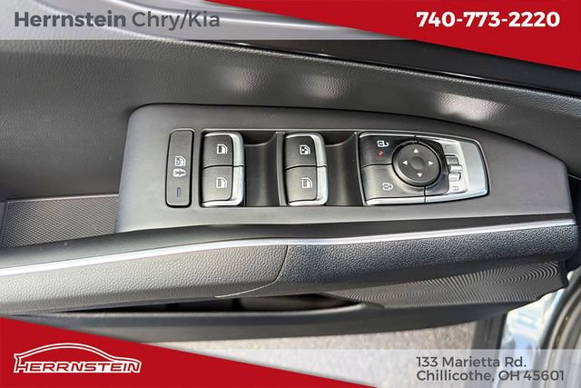 Used 2025 Kia Sorento S AWD/4WD image 15
