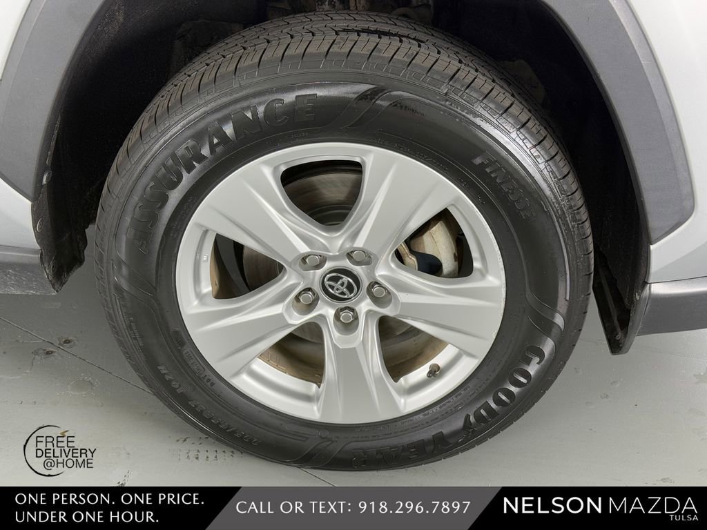 Used 2020 Toyota RAV4 XLE FWD image 10