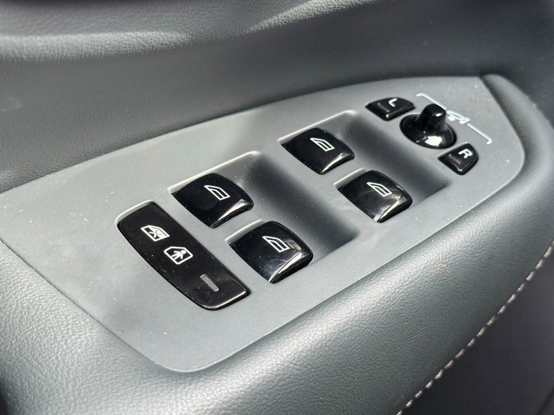 Certified 2024 Volvo XC90 T8 Ultimate w/ Protection Package Premier image 24