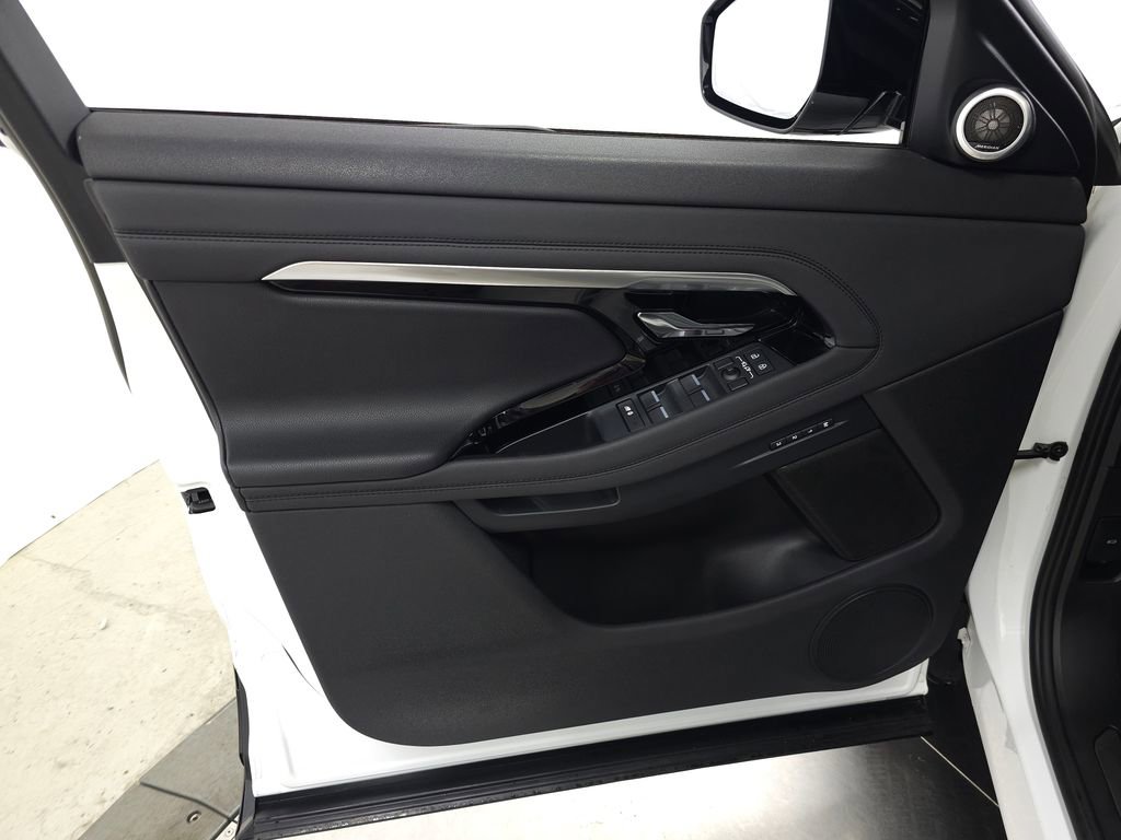 Used 2023 Land Rover Range Rover Evoque R-Dynamic SE AWD/4WD image 14
