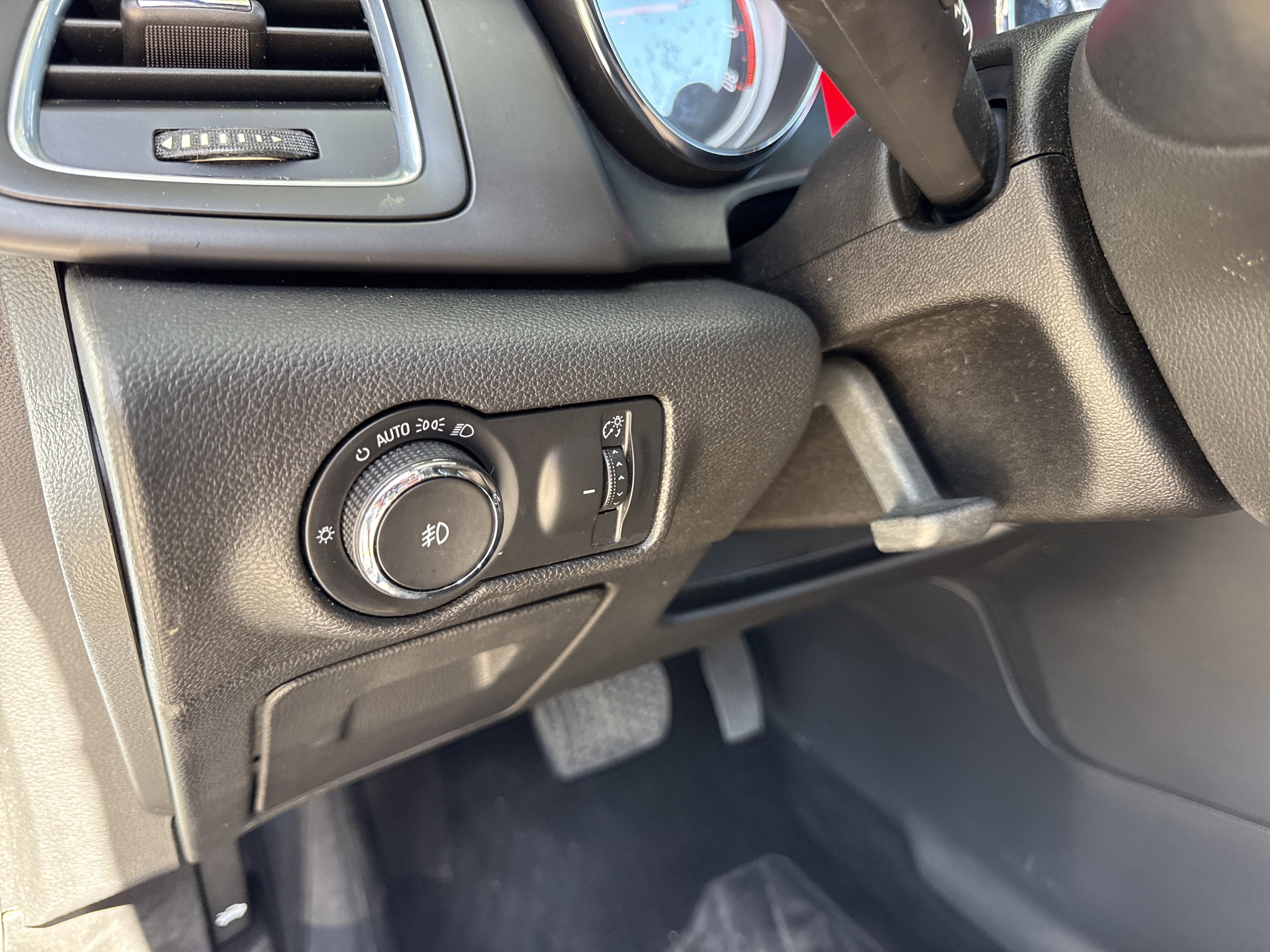 Used 2016 Buick Cascada Premium image 30