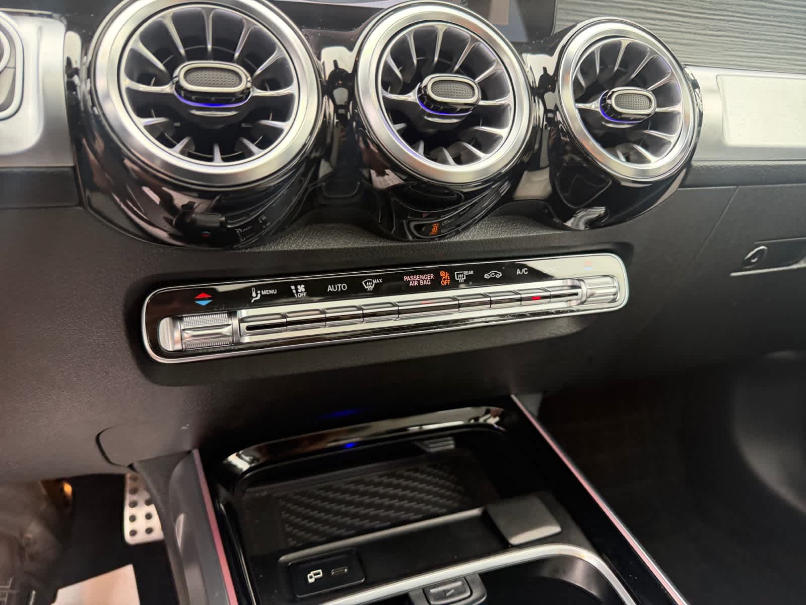 Used 2023 Mercedes-Benz GLB 35 AMG 4MATIC image 24