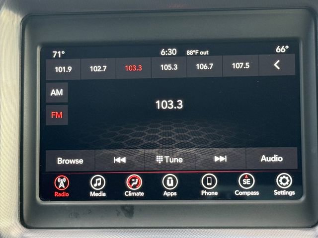 Used 2020 Dodge Challenger SXT w/ Driver Convenience Group RWD image 8