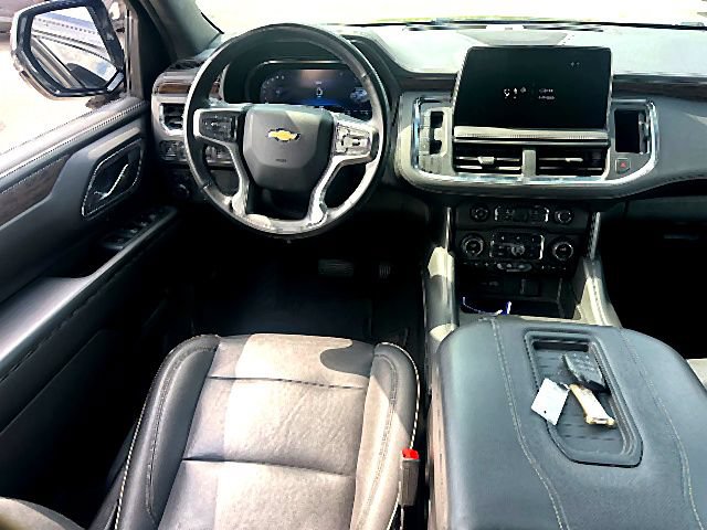 Used 2023 Chevrolet Suburban Premier AWD/4WD image 24