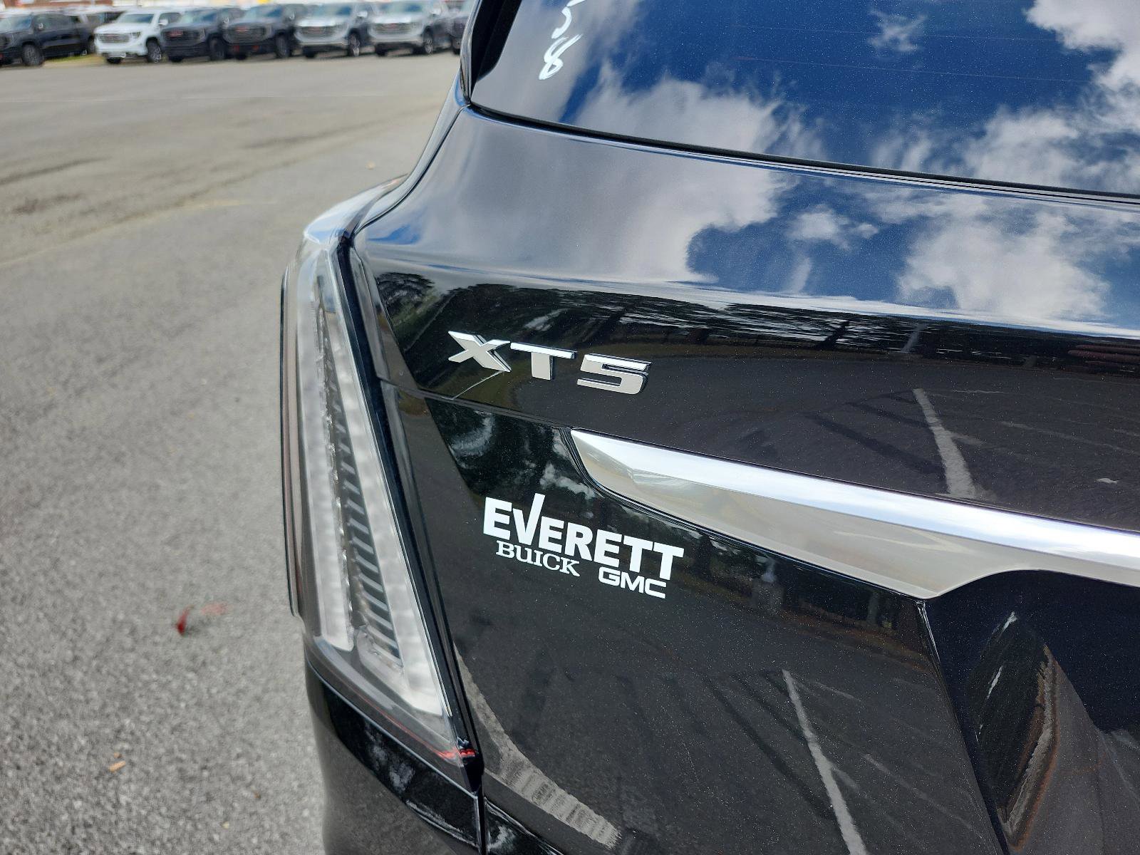 Used 2025 Cadillac XT5 Sportv w/ Technology Package image 4
