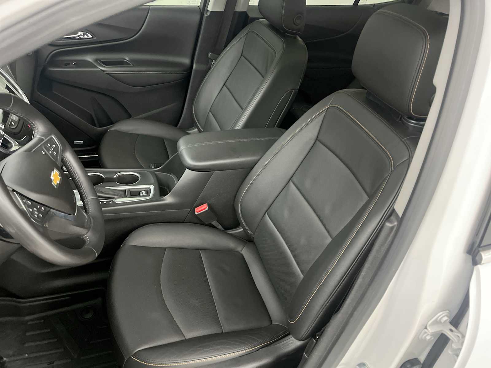 Used 2018 Chevrolet Equinox Premier FWD image 19