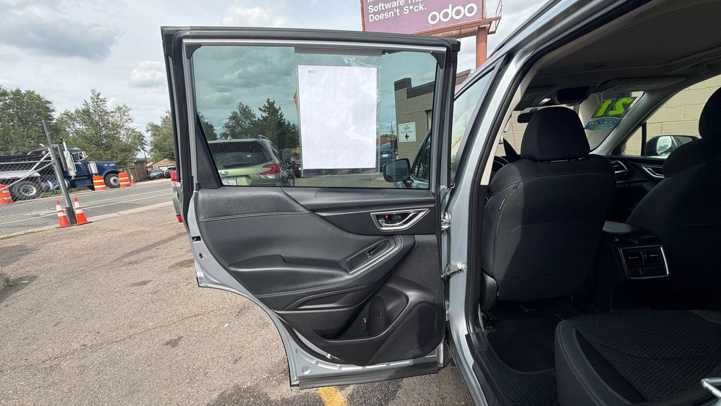 Used 2021 Subaru Forester Premium AWD/4WD image 11