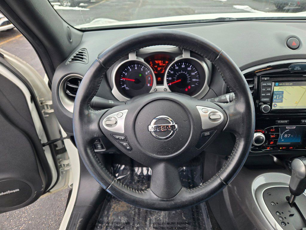 Used 2015 Nissan Juke SV w/ Technology Package image 29