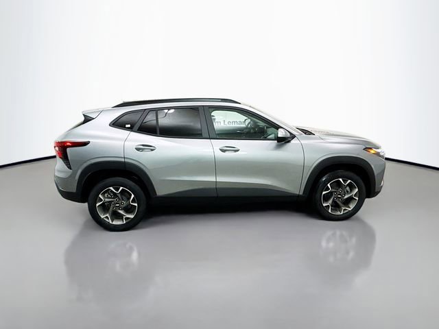 New 2026 Chevrolet Trax LT w/ Sunroof Package image 9