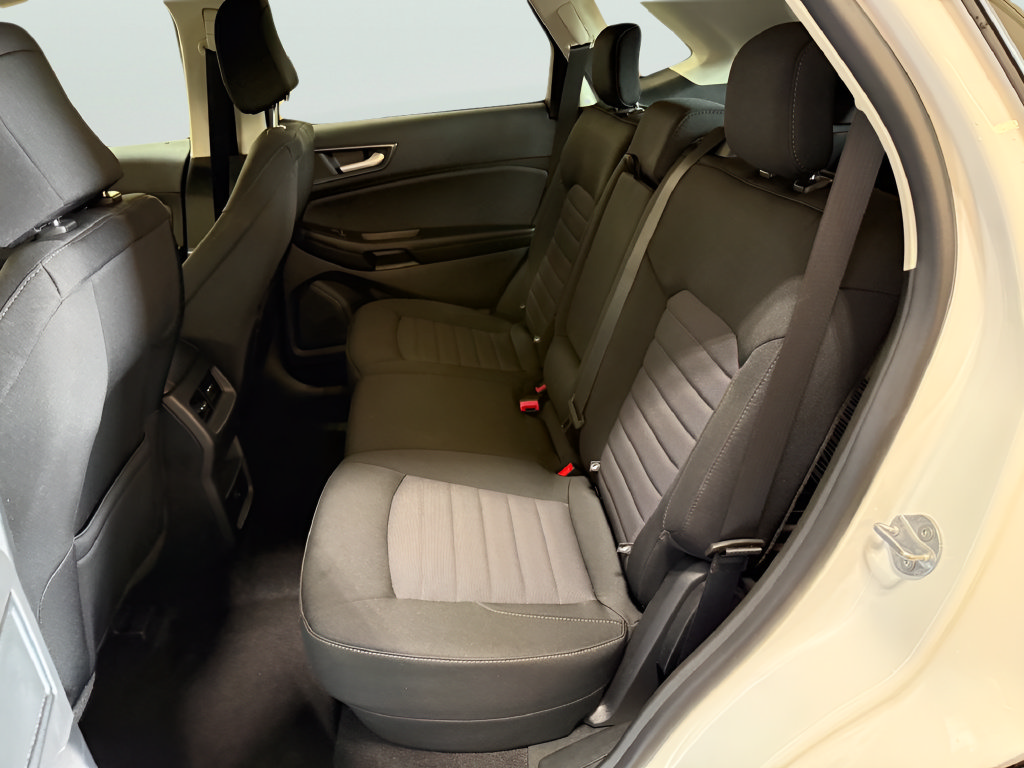 Used 2024 Ford Edge SE w/ Black Appearance Package AWD/4WD image 24
