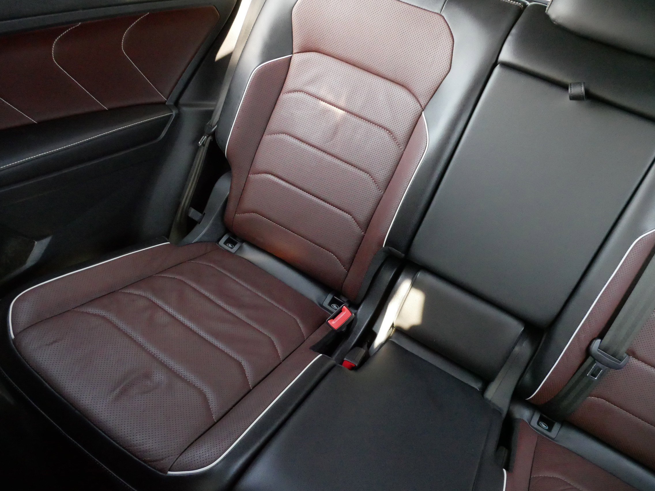 Used 2024 Volkswagen Tiguan SEL R-Line image 12