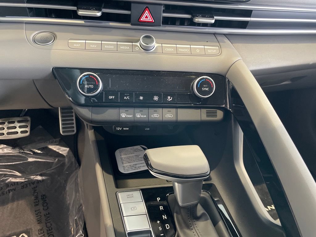 New 2026 Hyundai Elantra SEL FWD image 13