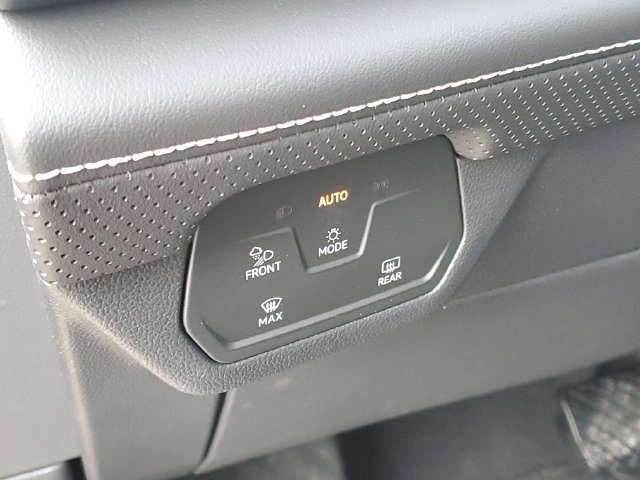 New 2026 Volkswagen Atlas Cross Sport SE AWD/4WD image 16