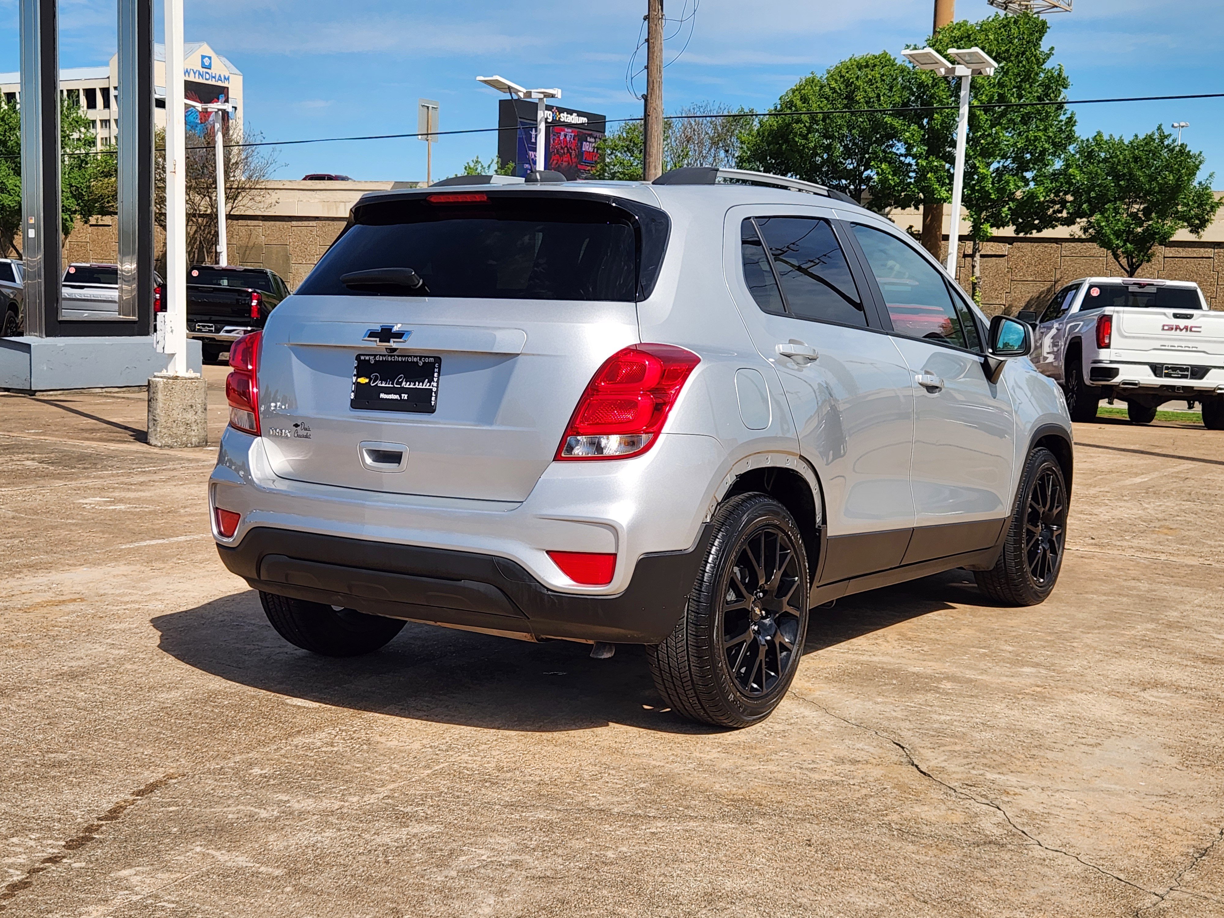 Used 2022 Chevrolet Trax LT w/ Sport Edition image 6