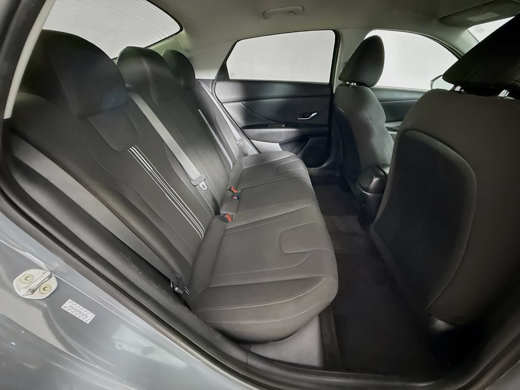 Used 2022 Hyundai Elantra SEL FWD image 25