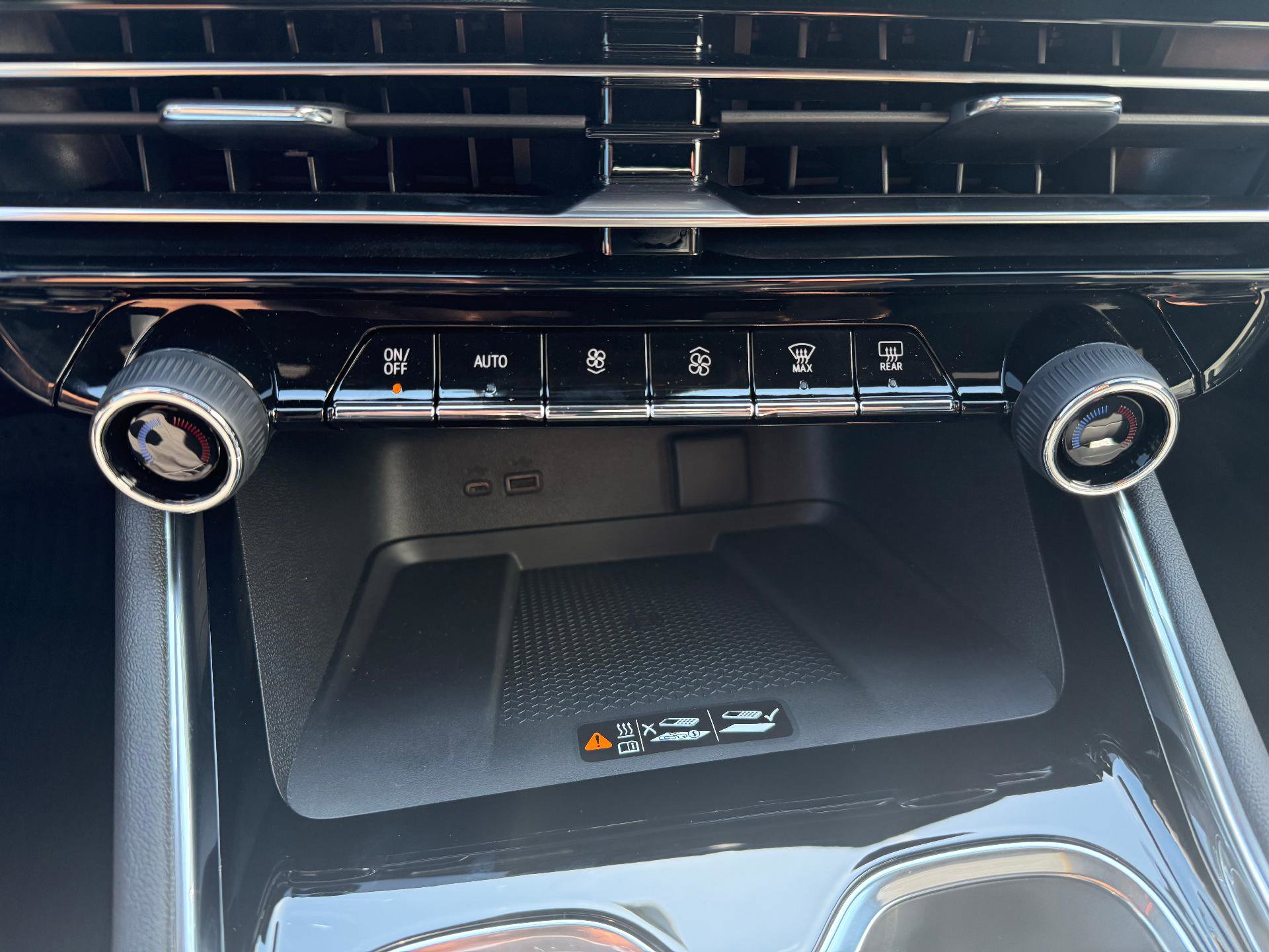 New 2026 Chevrolet Traverse LT FWD image 19