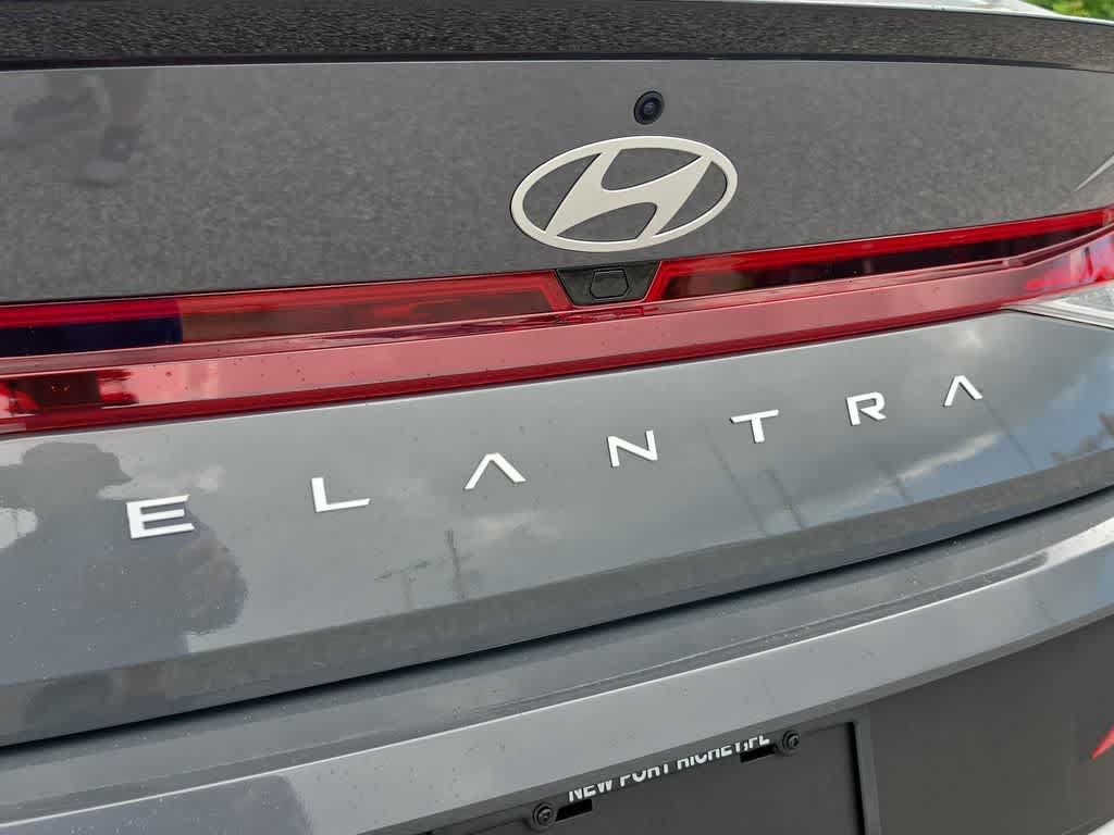 New 2026 Hyundai Elantra SEL Sport FWD image 13