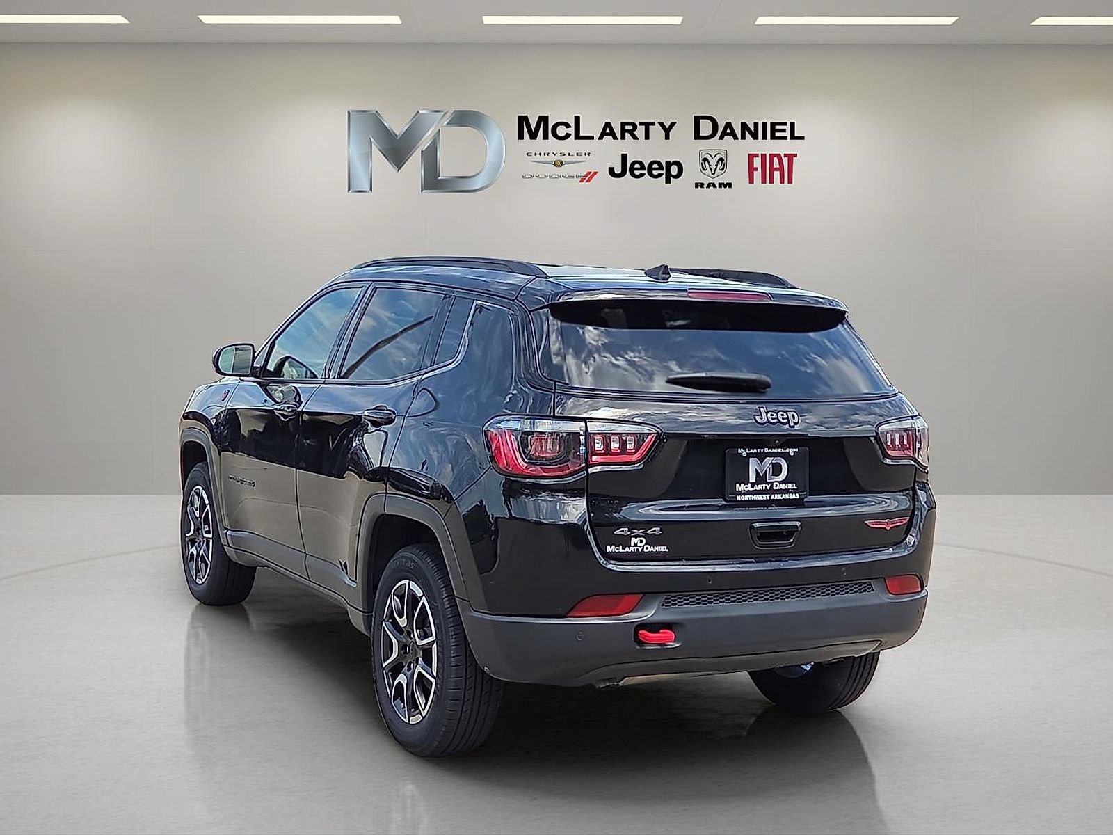 Used 2024 Jeep Compass Trailhawk AWD/4WD image 4