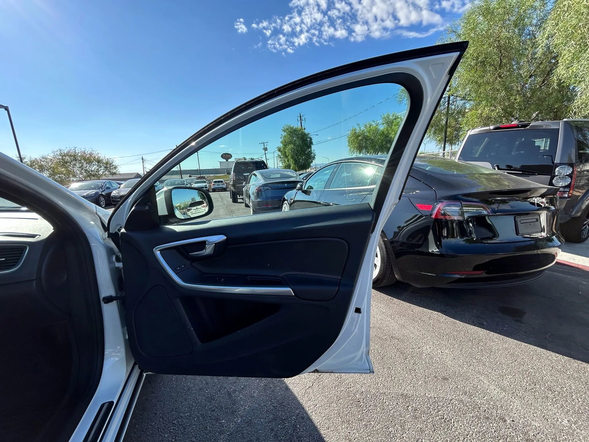 Used 2016 Volvo V60 T5 Platinum image 12