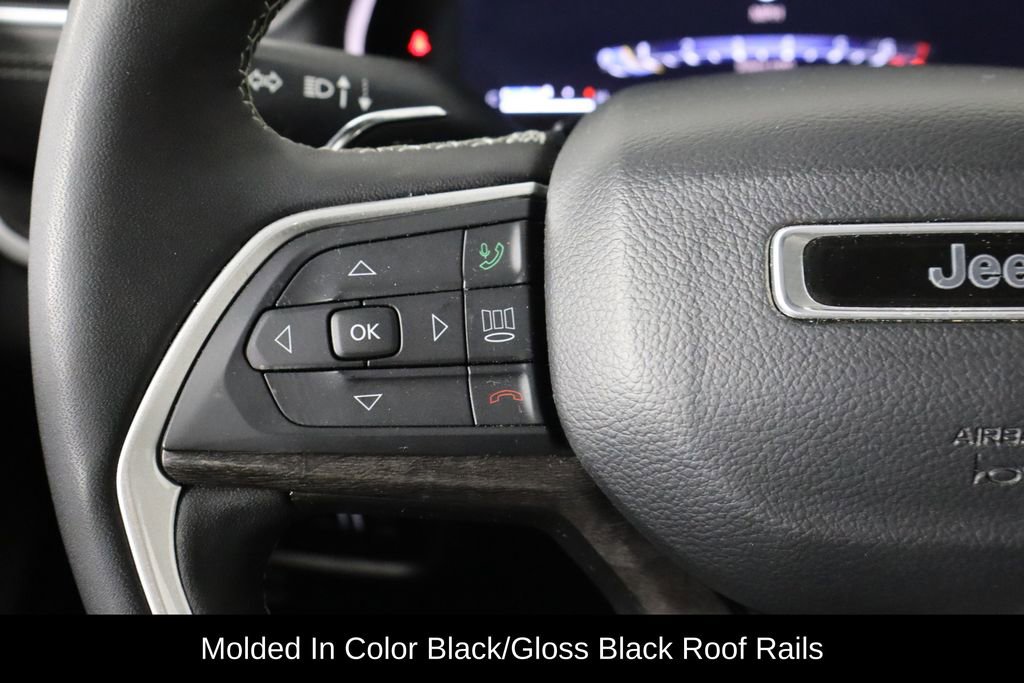 Used 2023 Jeep Grand Cherokee Limited w/ Black Appearance Package AWD/4WD image 8