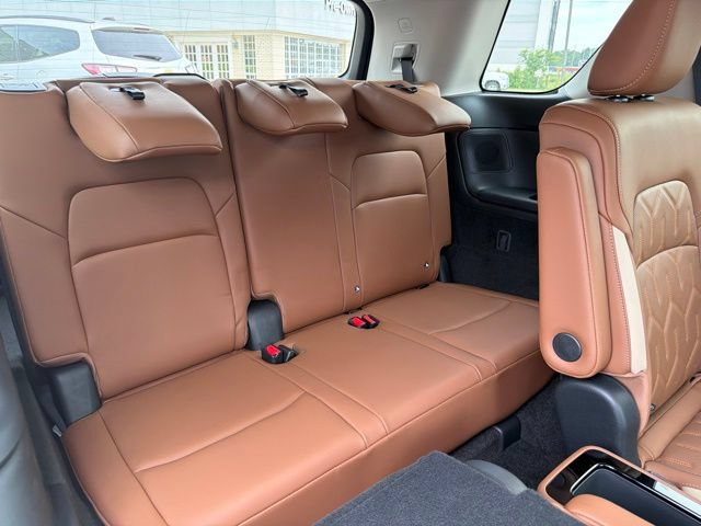 New 2026 Nissan Pathfinder Platinum FWD image 18