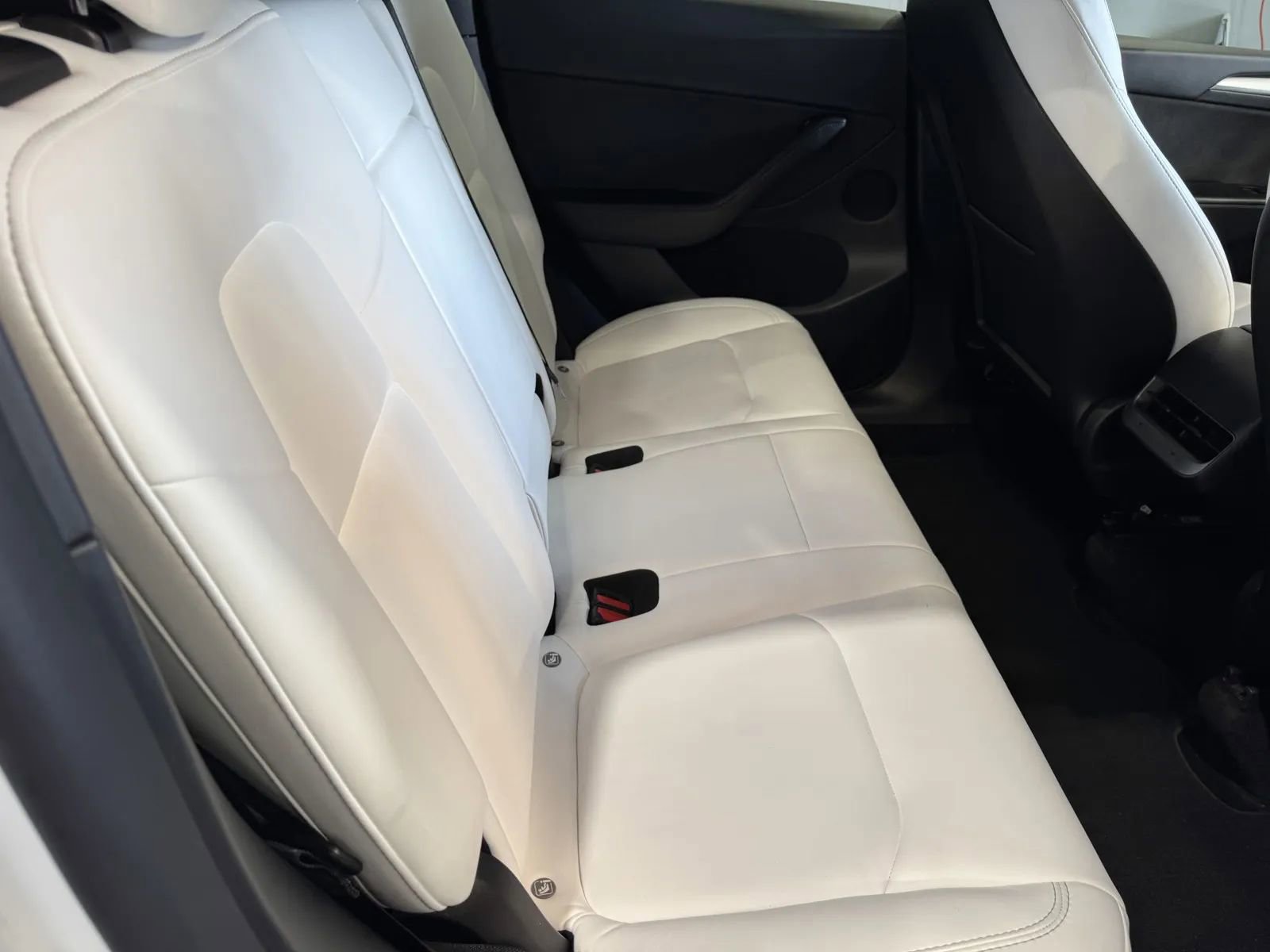 Used 2022 Tesla Model Y Performance image 8