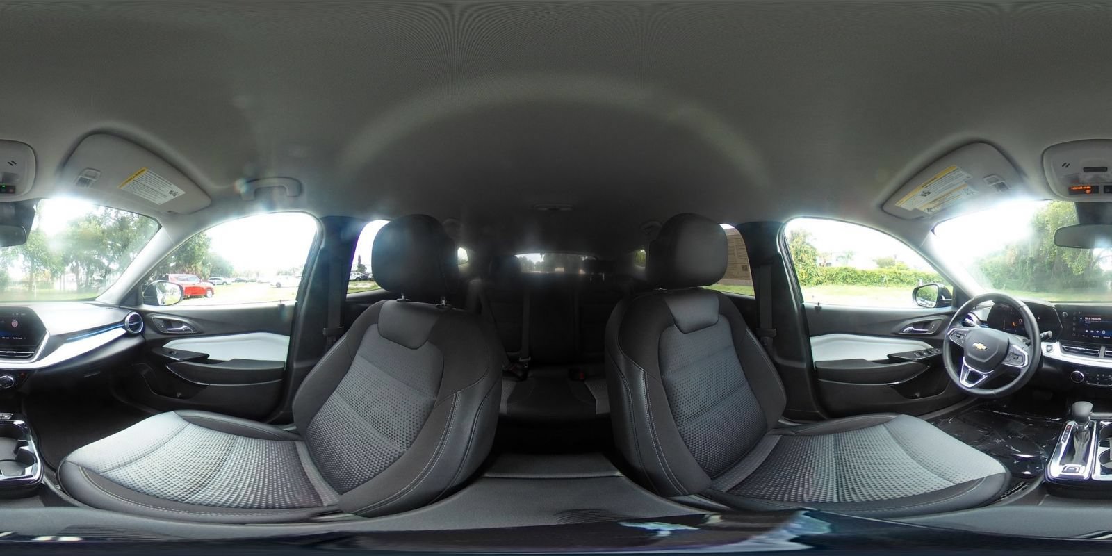 Used 2025 Chevrolet Trax LT w/ LT Convenience Package FWD image 42