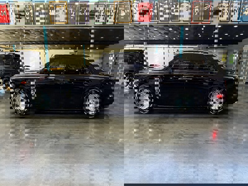 Used 2024 Rolls-Royce Phantom Sedan image 7