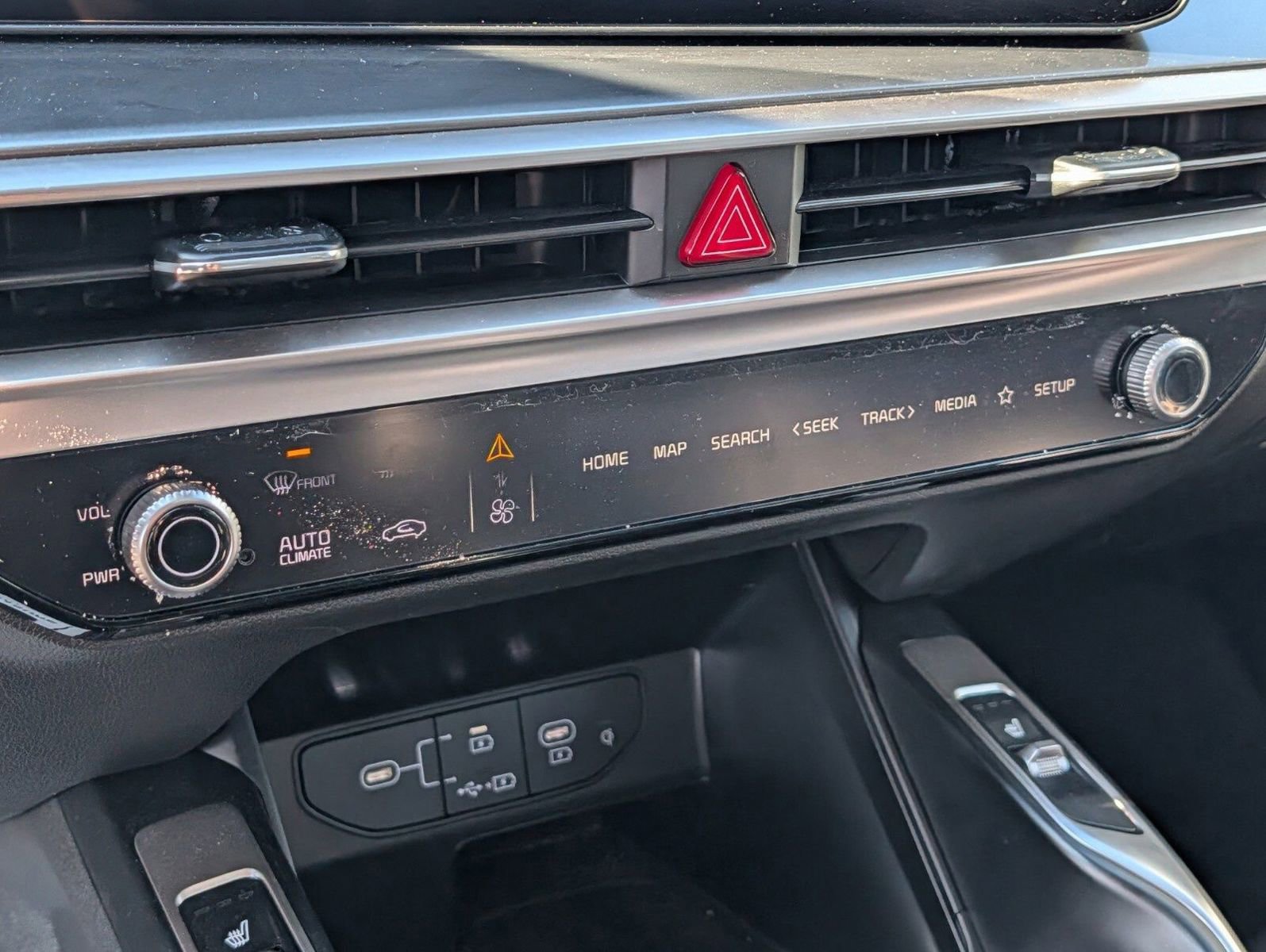 Used 2025 Kia Sorento EX w/ Panoramic Sunroof Package image 8