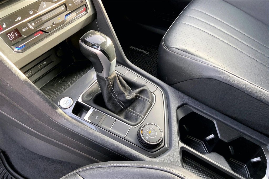 Used 2022 Volkswagen Tiguan SE image 15