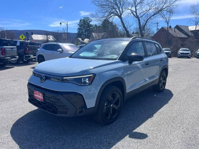 New 2026 Volkswagen Taos SE AWD/4WD image 3
