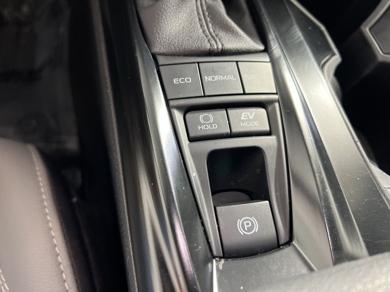 Used 2026 Toyota Camry SE w/ Convenience Package FWD image 32