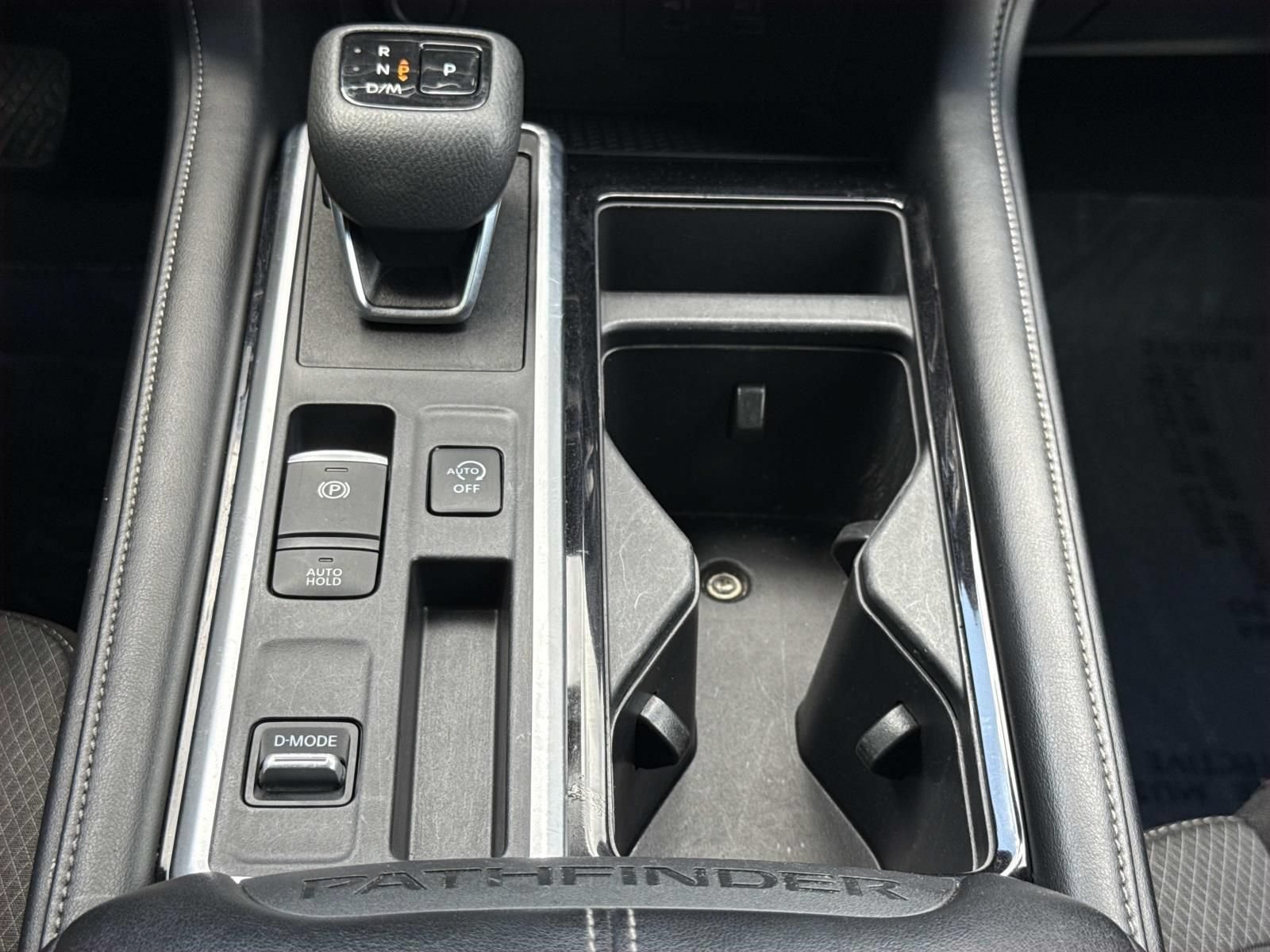 Used 2024 Nissan Pathfinder SV FWD image 13