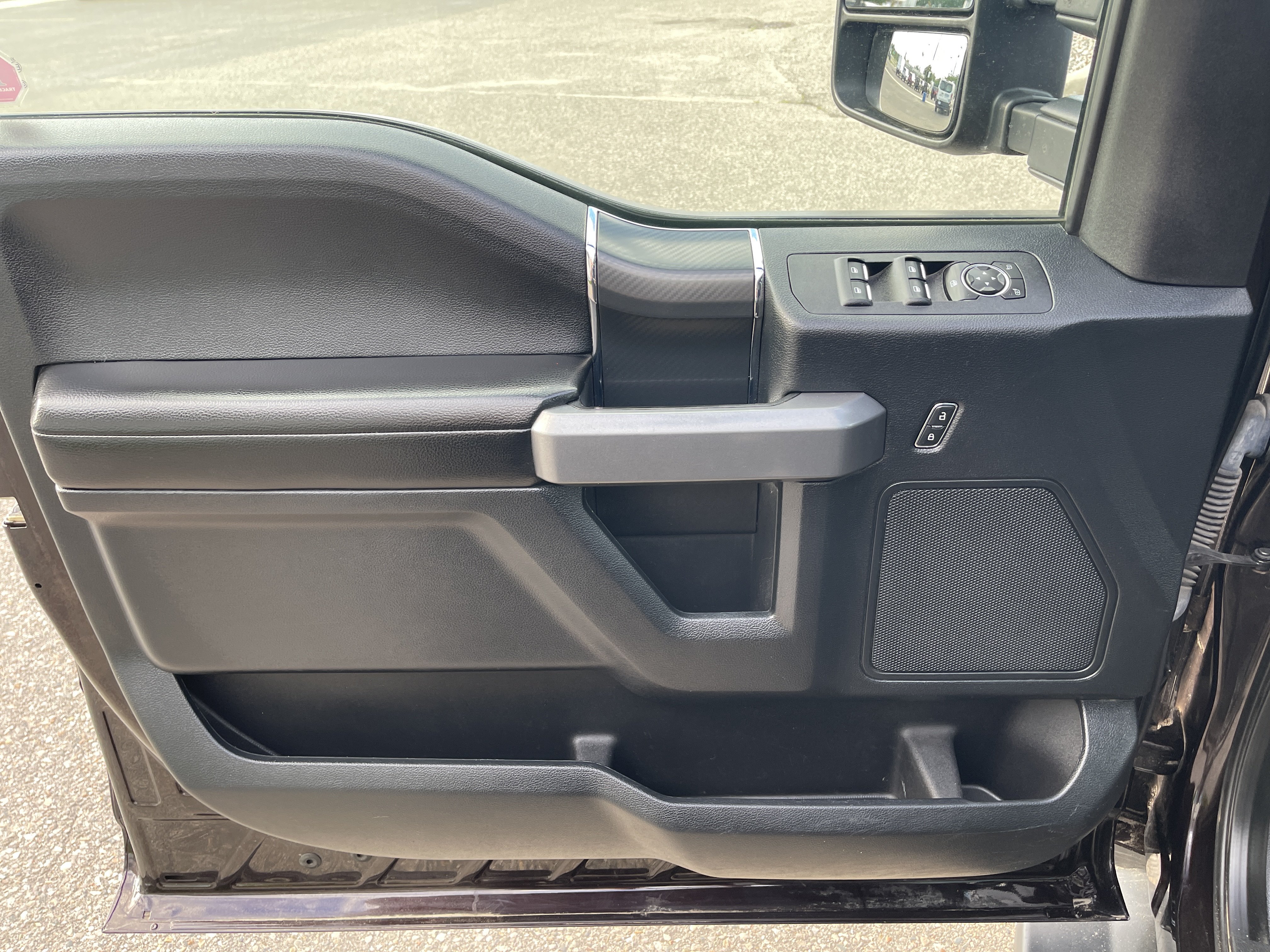 Used 2018 Ford F150 XLT w/ Equipment Group 302A Luxury AWD/4WD image 12