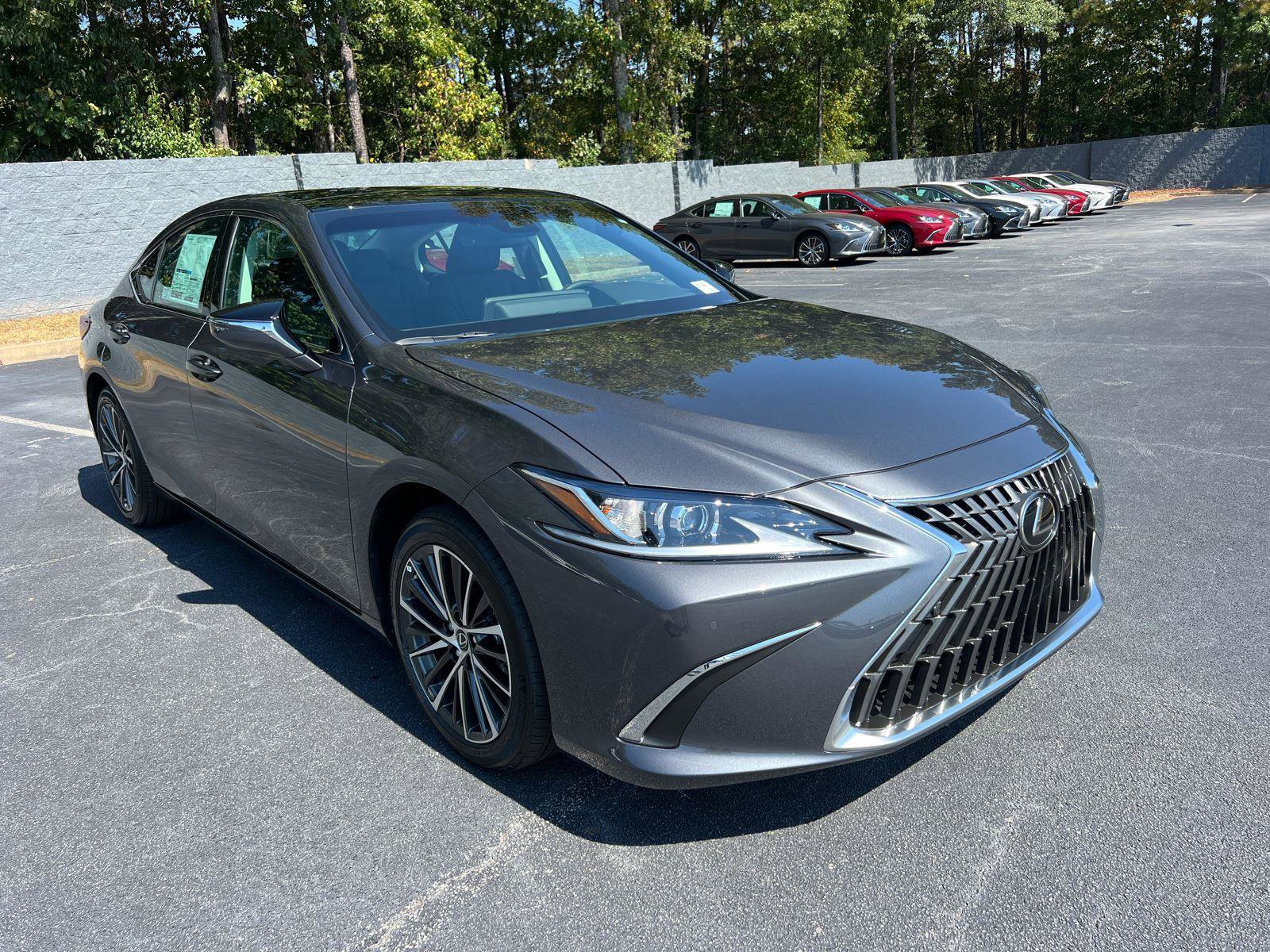 New 2025 Lexus ES 350 w/ Premium Package image 4