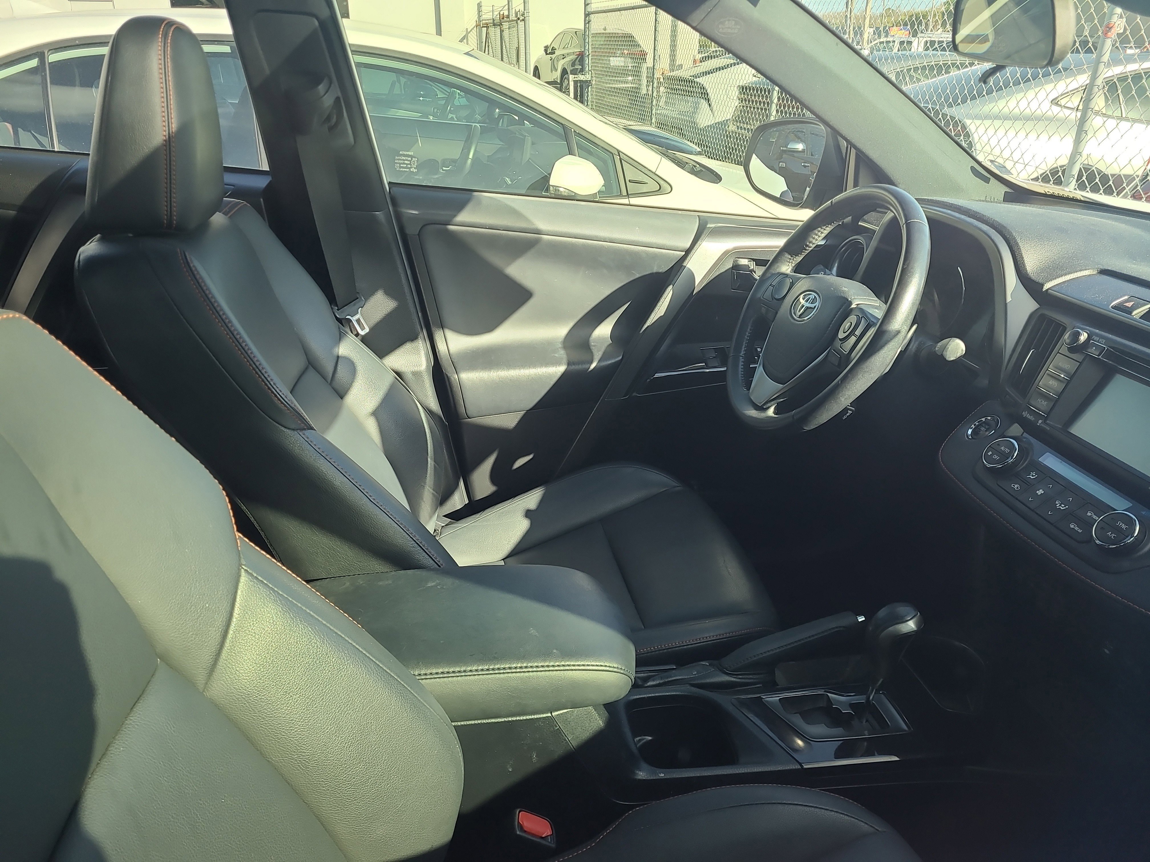 Used 2017 Toyota RAV4 SE image 7