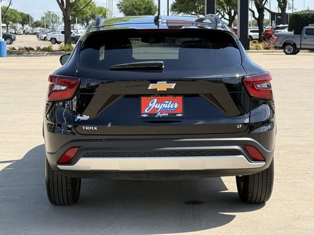 Certified 2025 Chevrolet Trax LT w/ LT Convenience Package FWD image 6
