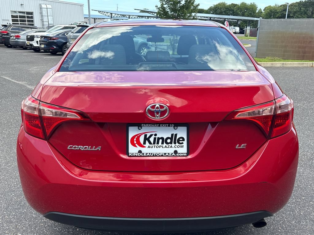 Used 2018 Toyota Corolla LE w/ Carpet Mat Package (TMS) FWD image 18
