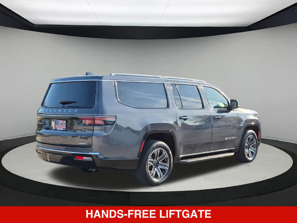 Used 2024 Jeep Wagoneer L Series II AWD/4WD image 7