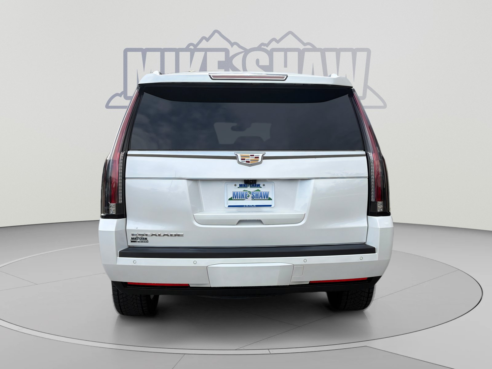 Used 2017 Cadillac Escalade Luxury AWD/4WD image 4