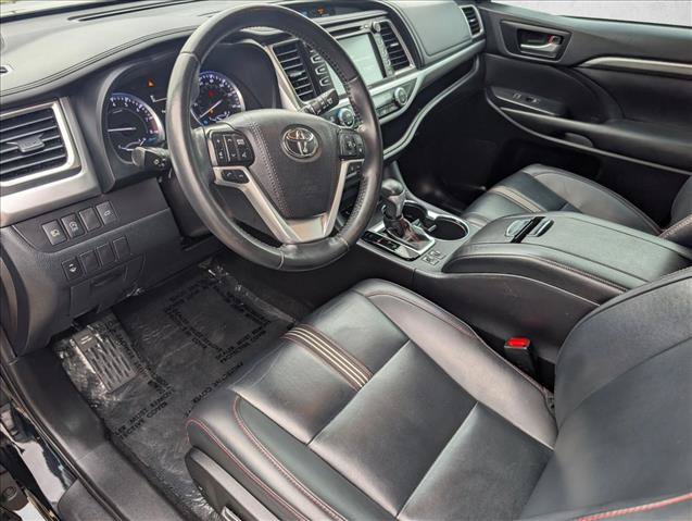 Used 2019 Toyota Highlander SE FWD image 10