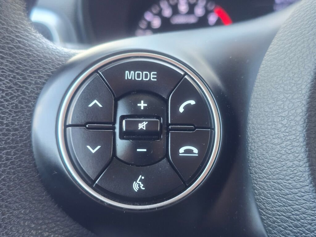 Used 2020 Kia Soul LX FWD image 21