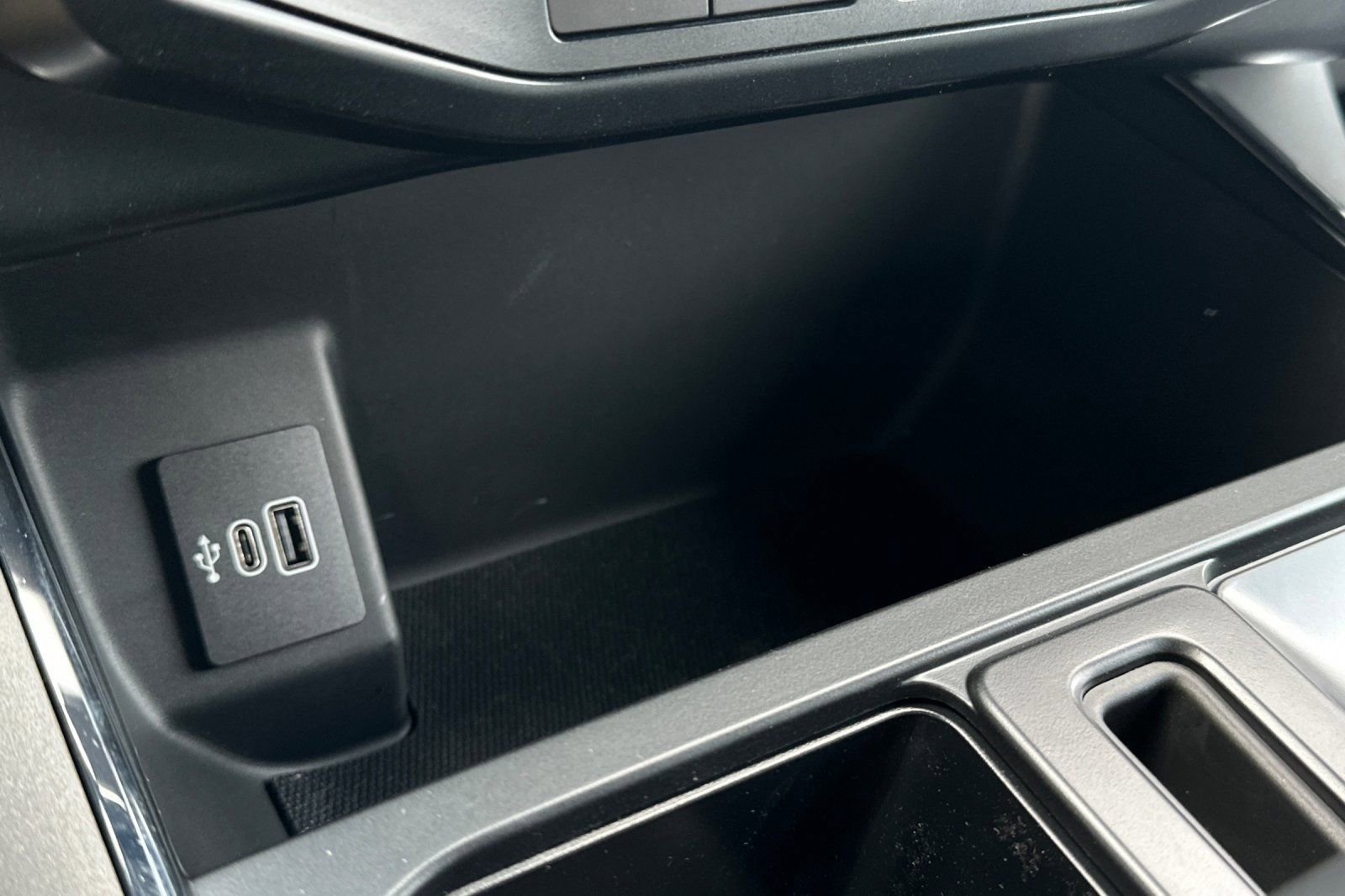 New 2025 Ford F150 Lightning Flash image 22