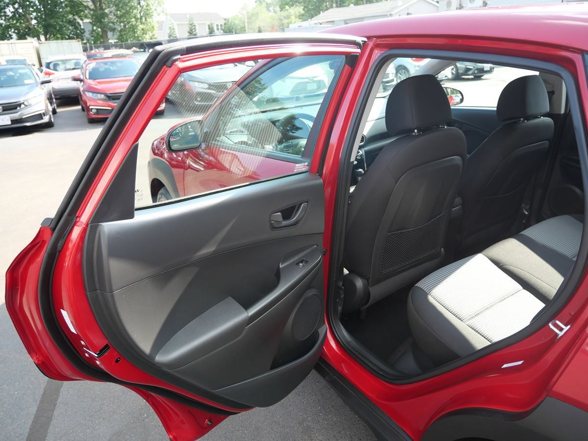 Used 2021 Hyundai Kona SE FWD image 27