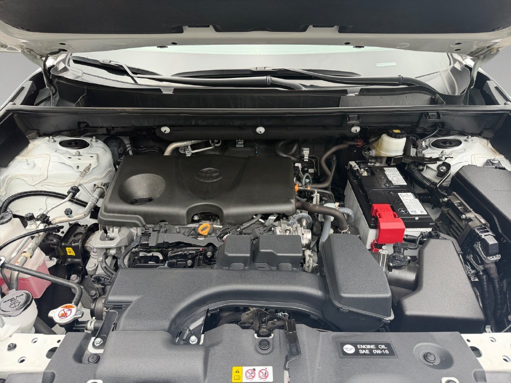 Used 2025 Toyota RAV4 XLE AWD/4WD image 21